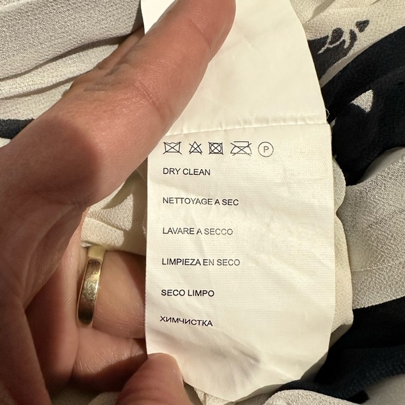 Club Monaco size 0 elastic waisted Navy and white pleated skirt - Picture 7 of 7